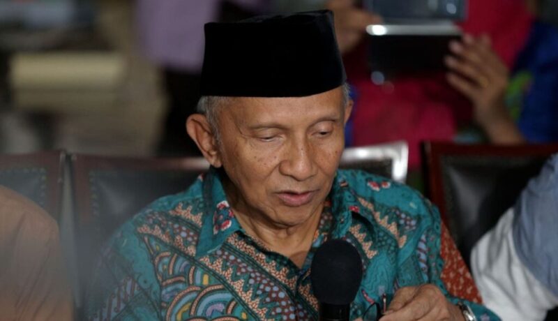 Bersikap Adil atau Mengadili Amien Rais