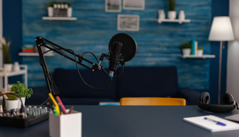 Definisi-Apa-itu-Podcast-Envato